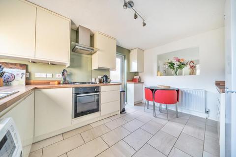 undefined, Carterton,  Oxfordshire,  OX18