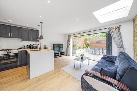 2 bedroom flat for sale, Choumert Road, London SE15