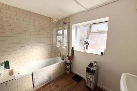 2 bedroom maisonette to rent, Coronation Street, Brighton, BN2 3AQ
