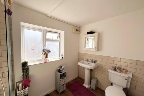 2 bedroom maisonette to rent, Coronation Street, Brighton, BN2 3AQ