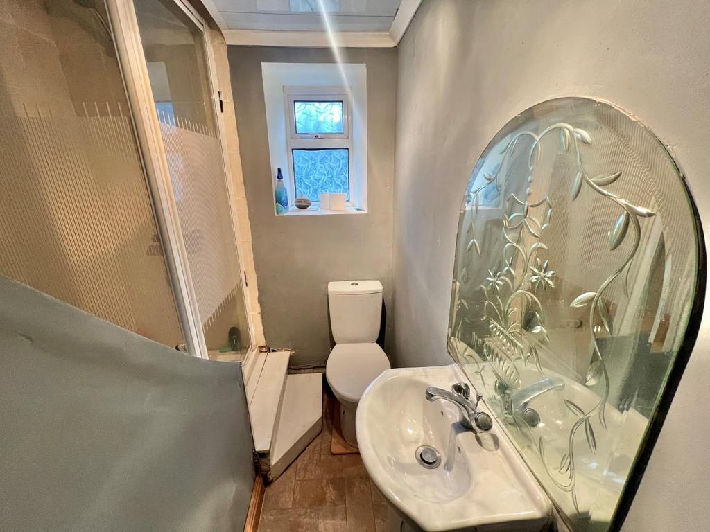 Shower room.jpg