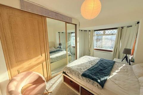 1 bedroom house to rent, Coniston Avenue, Perivale UB6