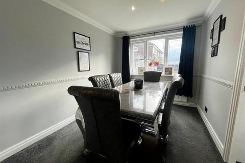 3 bedroom semi-detached house for sale, Tennyson Avenue, Dukinfield SK16
