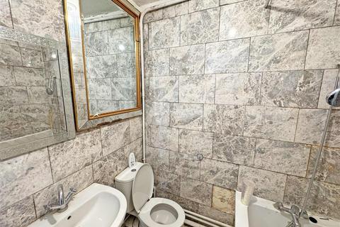 1 bedroom flat for sale, St. Andrews Tower, Baird Avenue, Southall UB1