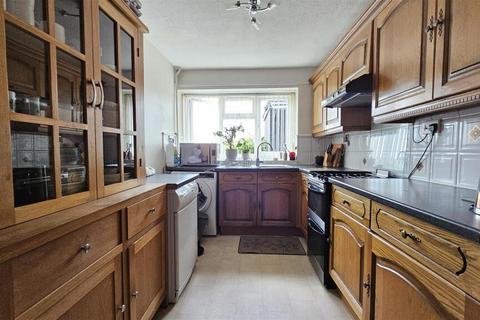 undefined, Willowbrook Road, Southall UB2