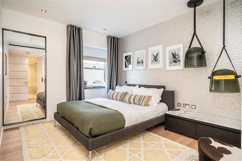 3 bedroom flat to rent, Essex Street, London WC2R
