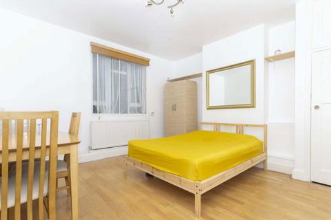 2 bedroom flat to rent, Fulham Palace Road, Fulham SW6
