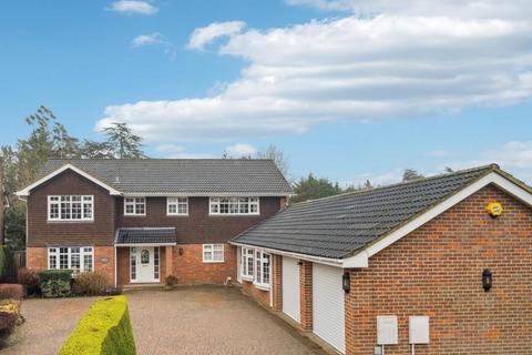 5 bedroom detached house for sale, Manor Close, Penn, High Wycombe, Buckinghamshire HP10