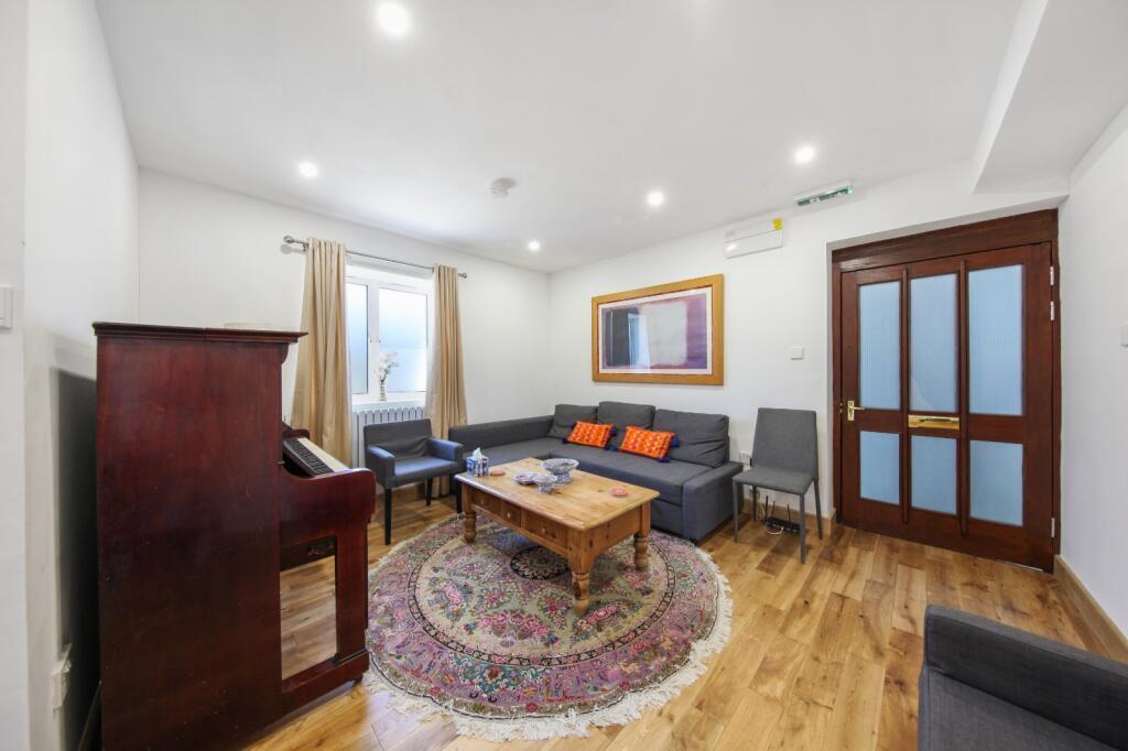 Living Room 1.jpeg