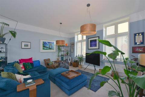2 bedroom apartment for sale, Leighton Park, Bicton Heath, Shrewsbury