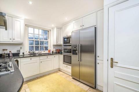undefined, Montagu Mews North, London W1H