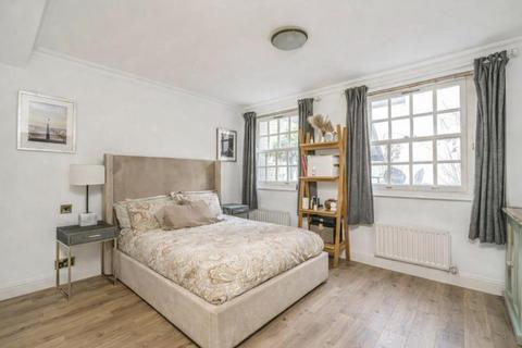 undefined, Montagu Mews North, London W1H