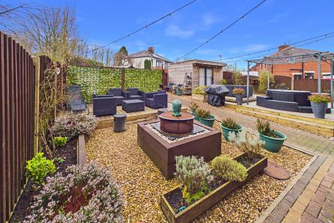 4 bedroom semi-detached house for sale, Jubilee Road Haslingden, Rossendale, Lancashire, BB4