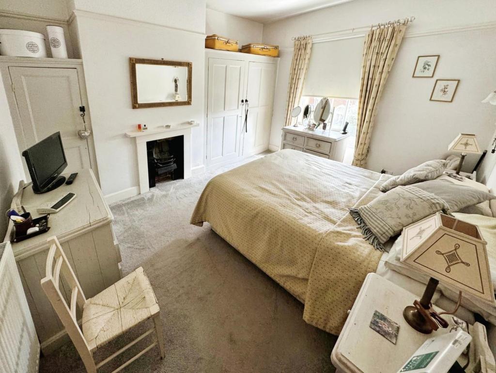 Bd5d65a9-Bed 202.jpg