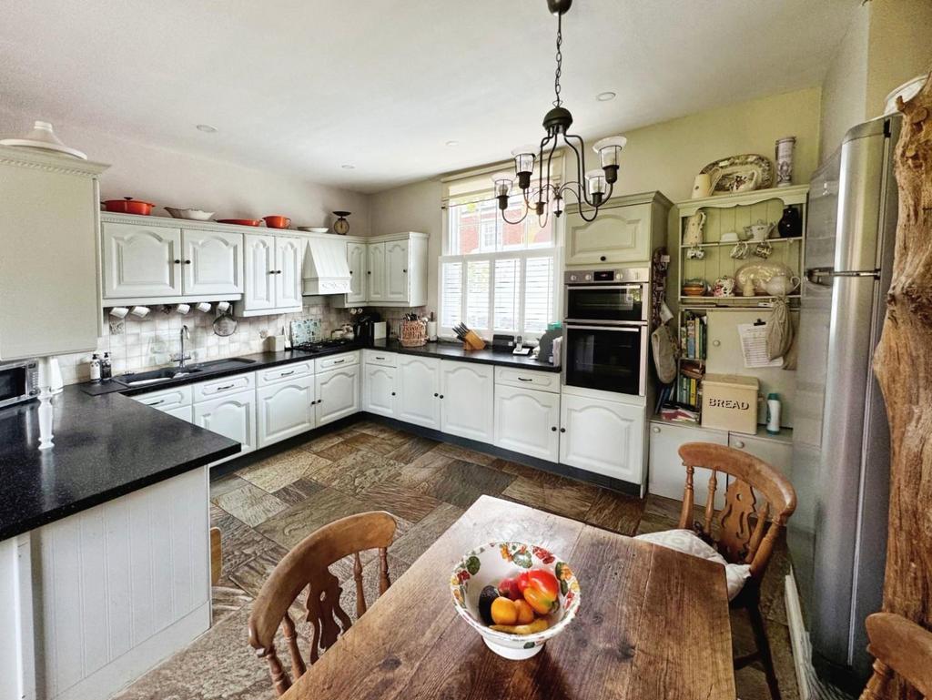 02ebd7fe-Kitchen 20a.jpg