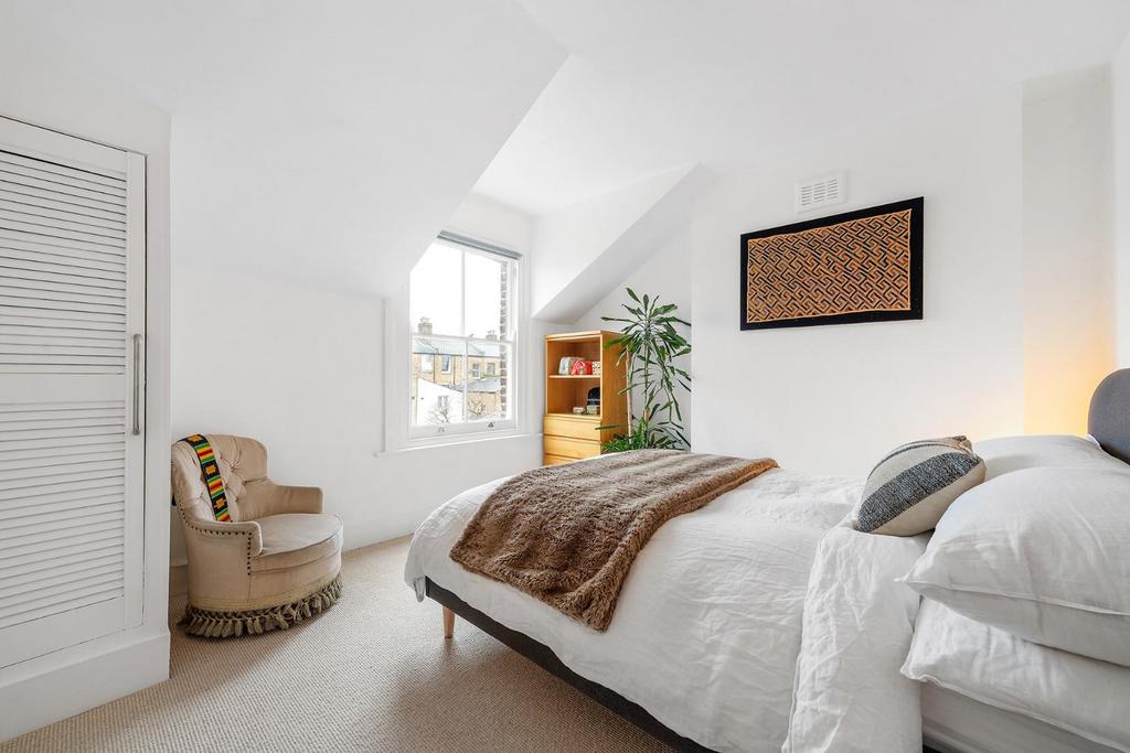 Bedroom (2).JPG