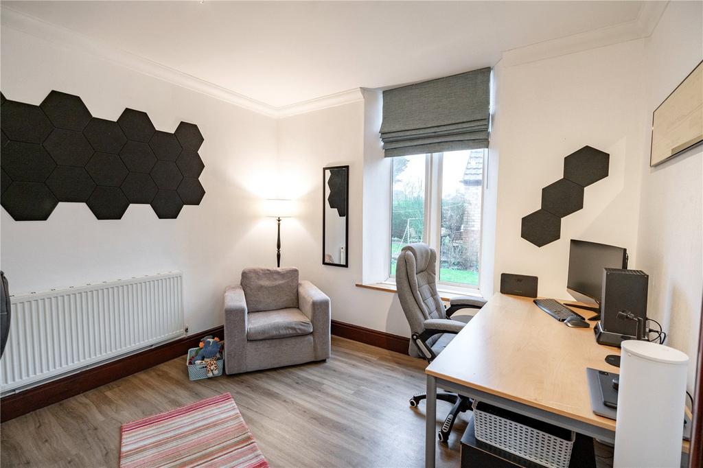 Office/Bedroom 4