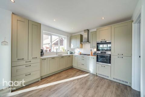 4 bedroom detached house for sale, Raven Drive, Witham