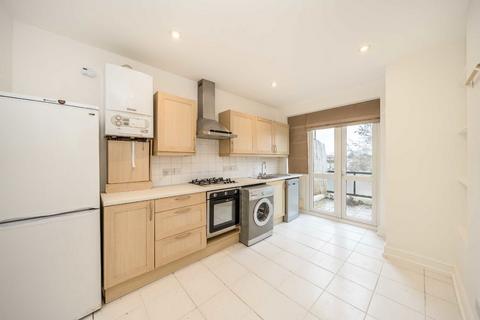 2 bedroom flat to rent, Balham High Road, London SW12