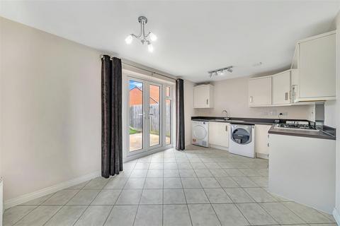 3 bedroom semi-detached house for sale, Lambert Road, Aylesbury HP18