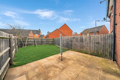 3 bedroom semi-detached house for sale, Lambert Road, Aylesbury HP18