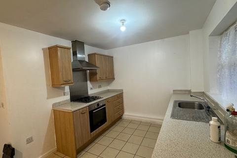 2 bedroom flat to rent, Piper Way, Ilford IG1