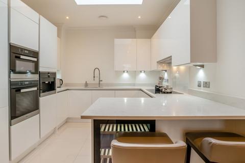 2 bedroom property to rent, Rainville Road, London W6