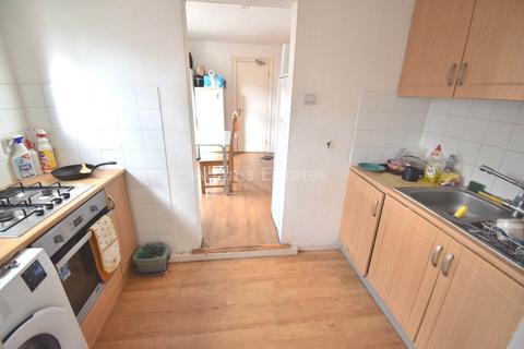7 bedroom semi-detached house to rent, Erleigh Road, Reading