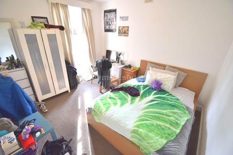 7 bedroom semi-detached house to rent, Erleigh Road, Reading