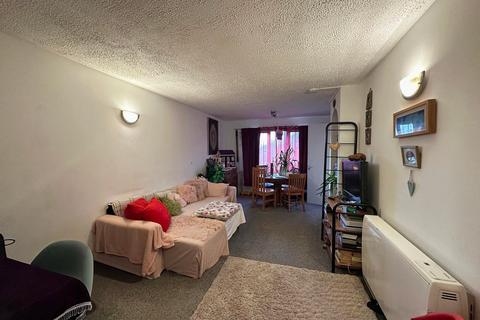 2 bedroom flat for sale, Maltby Drive, Enfield, EN1