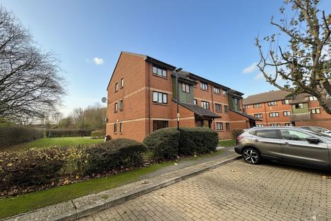 2 bedroom flat for sale, Maltby Drive, Enfield, EN1