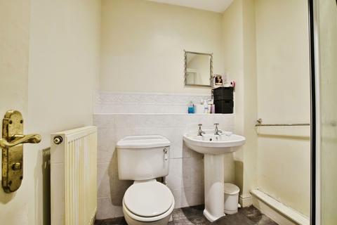 2 bedroom flat for sale, Regency Court, Altrincham, WA15