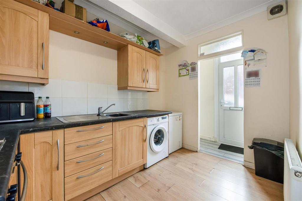 Kitchen to hall.jpg