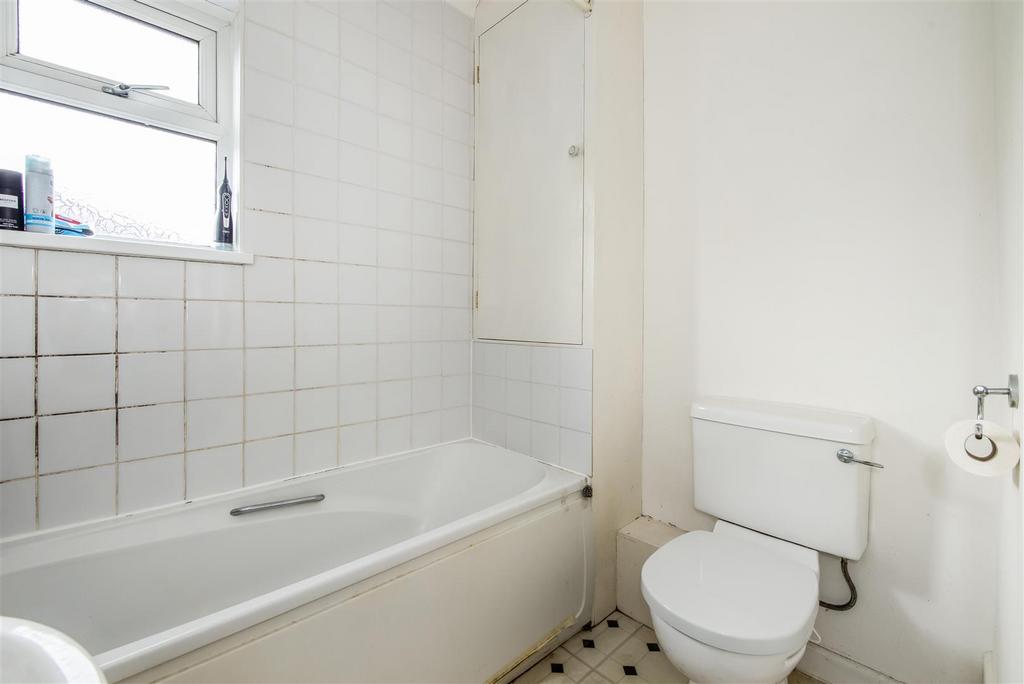 Bathroom.jpg