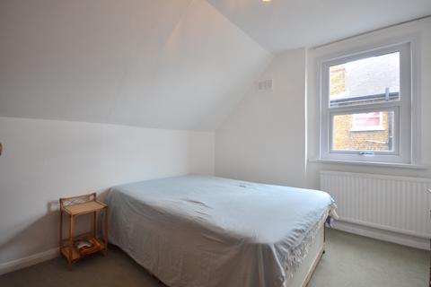 2 bedroom flat to rent, Glenluce Road Blackheath SE3