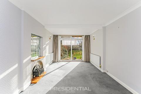 undefined, Heybridge Drive, Ilford IG6