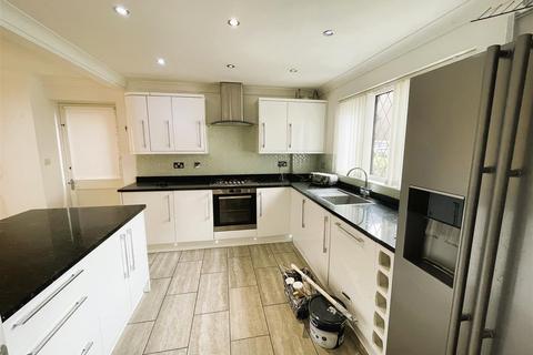 4 bedroom detached house to rent, Bassett, Southampton