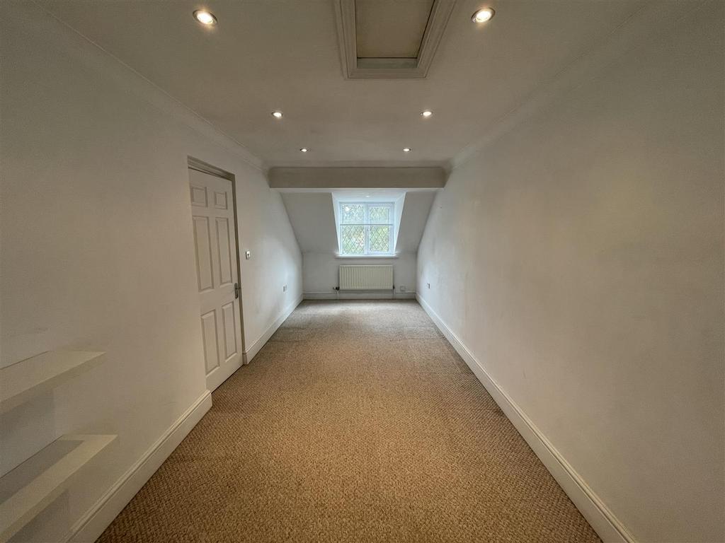 1a Fitzroy Close bedoom 2.jpeg