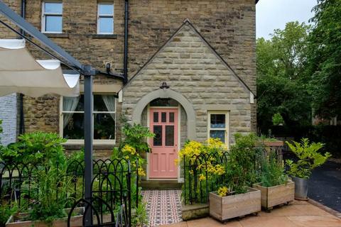 undefined, St. Johns Road, Buxton, Derbyshire, SK17