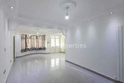 undefined, Pemberton Gardens, Romford RM6