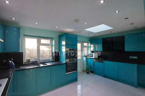 undefined, Pemberton Gardens, Romford RM6