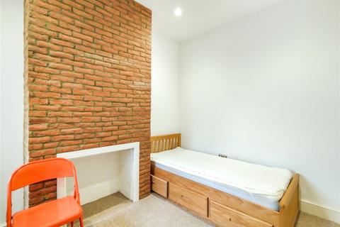 6 bedroom property to rent, Peel Road, Wembley, HA9