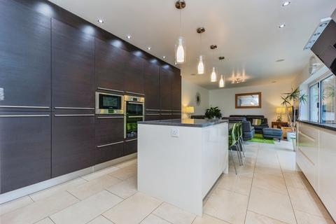 undefined, Styal Road, Gatley, Cheadle, Greater Manchester, SK8