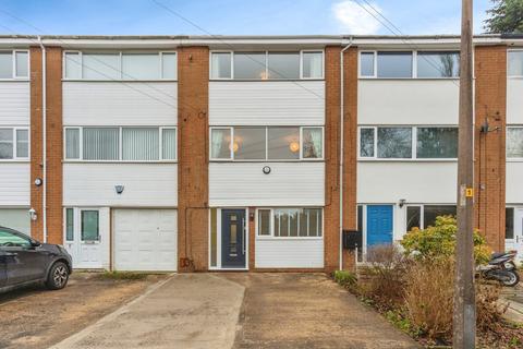 Warley Close, Cheadle, Greater Manchester, SK8