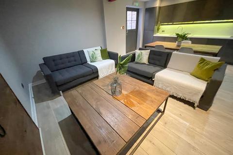 undefined, Nelson Street, L1 5DN,