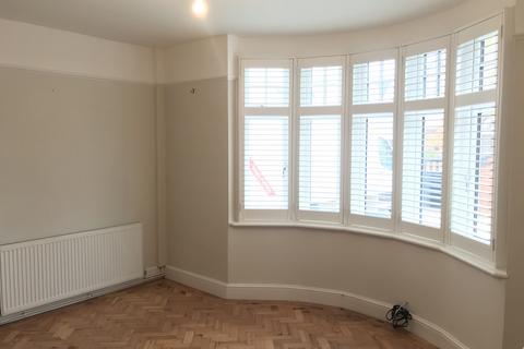 3 bedroom detached house to rent, Chelmerton Avenue, Chelmsford, CM2