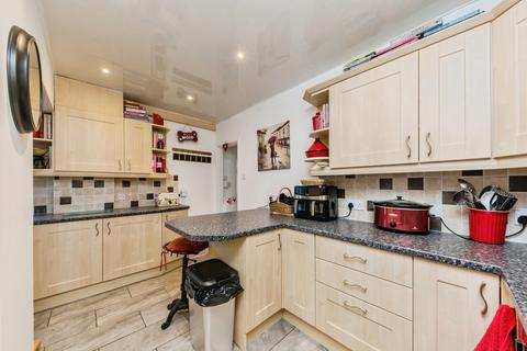2 bedroom semi-detached house for sale, Stoneley Avenue, Crewe, Cheshire, CW1