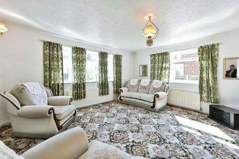 2 bedroom bungalow for sale, Radnor Avenue, Denton, Manchester, Greater Manchester, M34