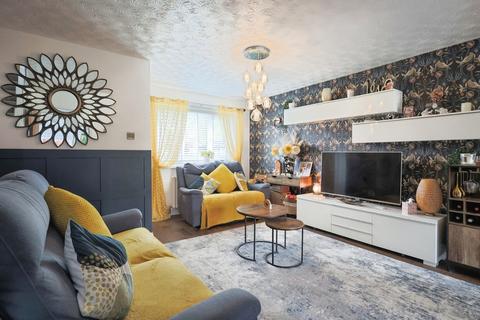 undefined, Robins Close, Droylsden, Manchester, Greater Manchester, M43