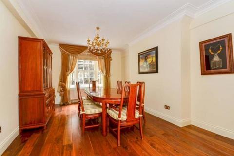 4 bedroom flat for sale, Onslow Square, London SW7